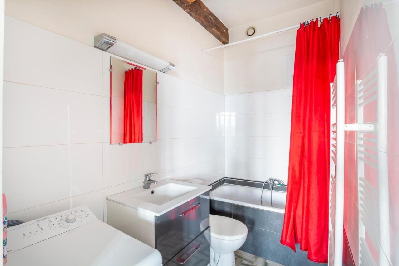 Hostel Ambassade Bretonne Vieux-Port Марсель Экстерьер фото